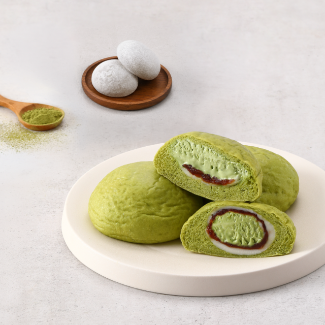 찹쌀떡 품은 쫀득 말차크림빵